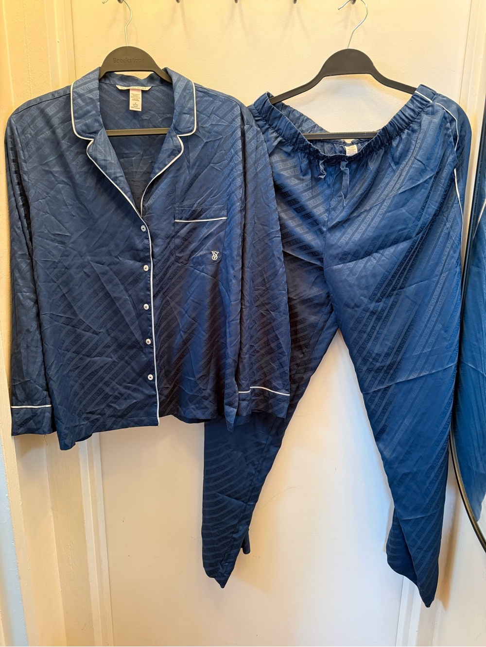 NWOT Victorias Secret Satin Pajama Set Size medium